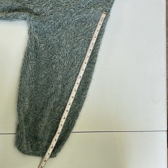 NWT Ladies eyelash sweater, Lg, oversized and super soft! - Picture 5 of 9